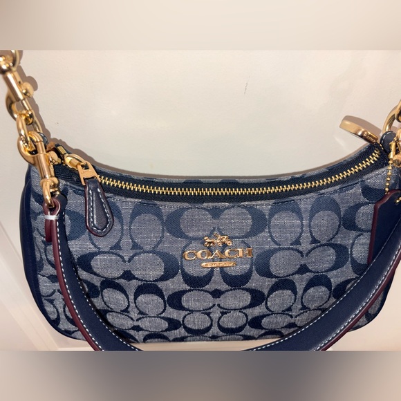 ✨ Coach Teri Shoulder Bag in Signature Denim ✨ CH139 - Picture 10 of 16